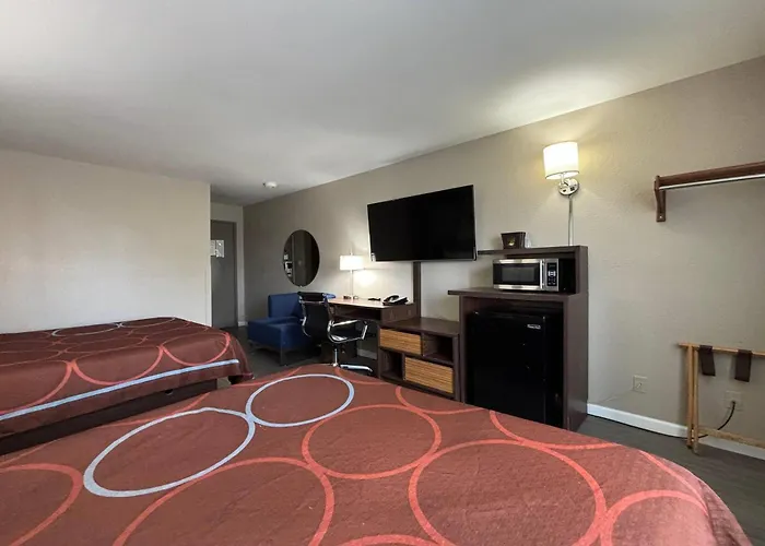 Super 8 By Wyndham 2* Alton