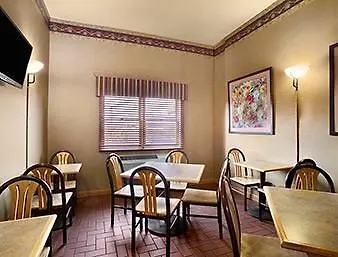 Super 8 By Wyndham 2* Alton